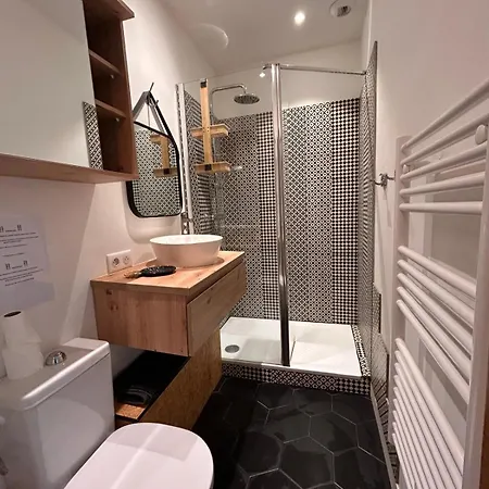 Coeur Raphael-appartement Chic A 150m De La Apartment